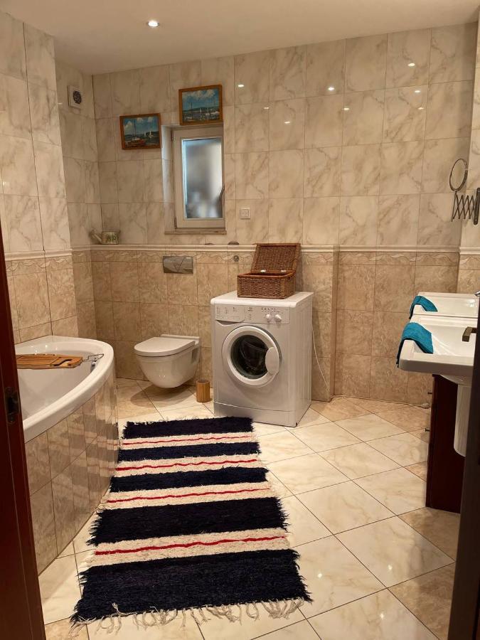 Rosehill Garden Family Villa With A Great Budapest View 外观 照片