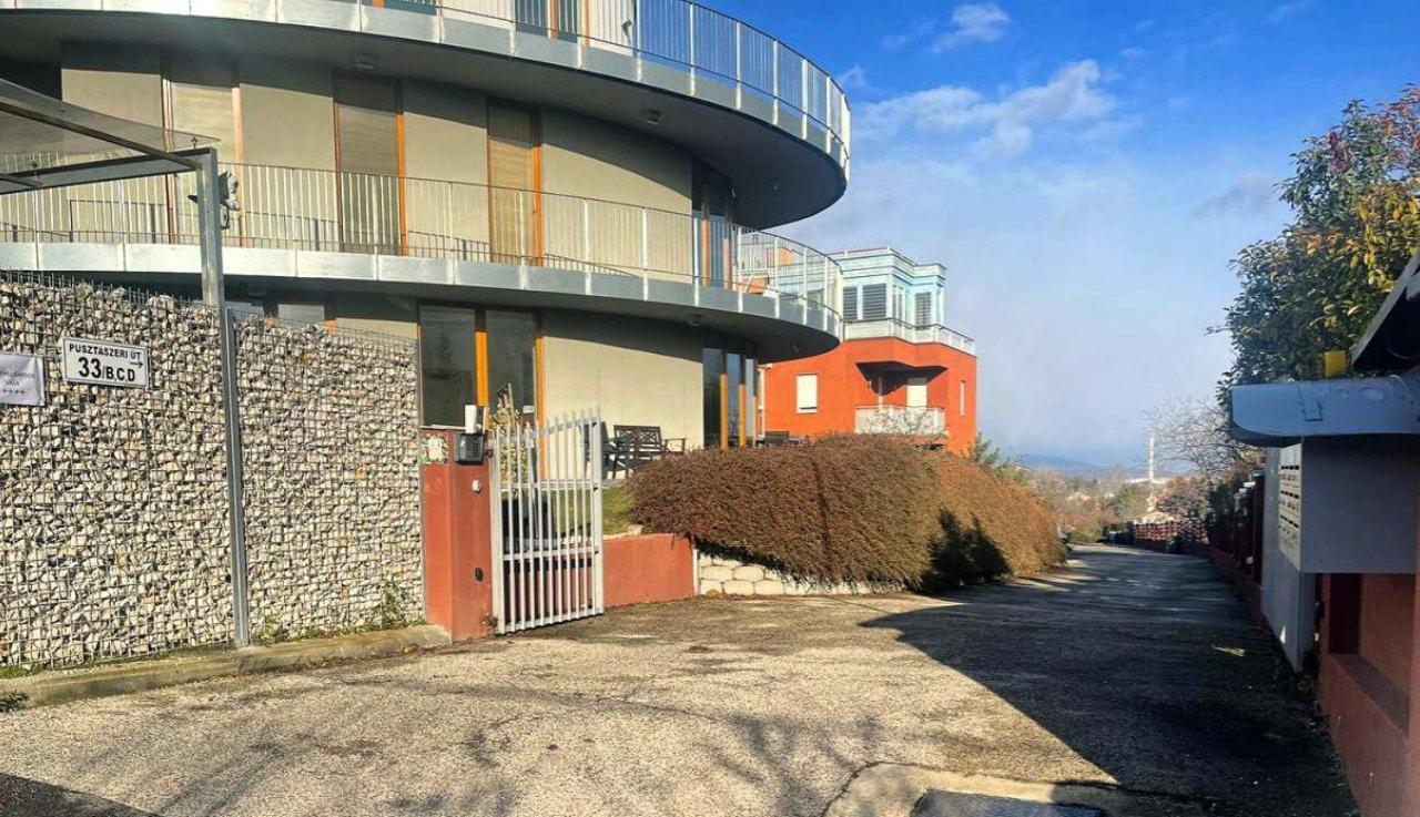 Rosehill Garden Family Villa With A Great Budapest View 外观 照片
